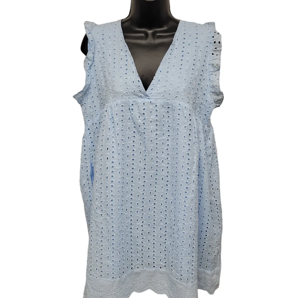 Cute, flowy dress with built-in shorts and pockets! Size Large - Picture 7 of 10